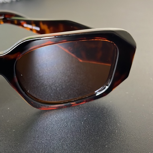 Brown Tone - Picture 3 of 5